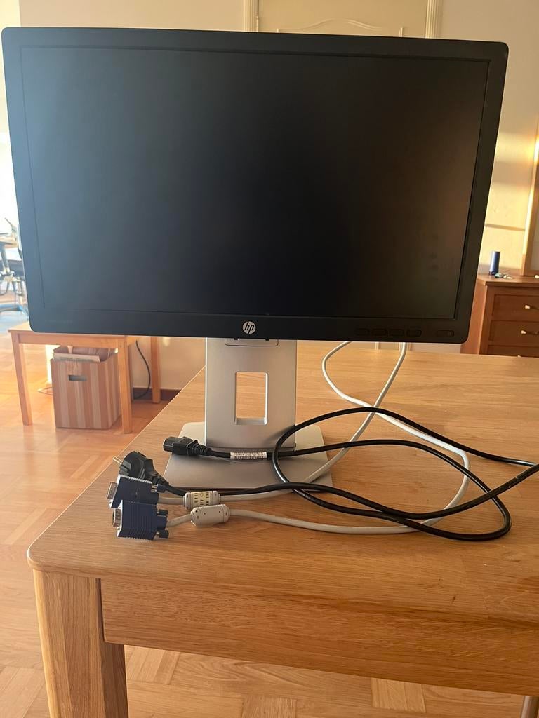 HP eliteDisplay E222 scherm, Computers en Software, Ophalen, Gebruikt, In hoogte verstelbaar