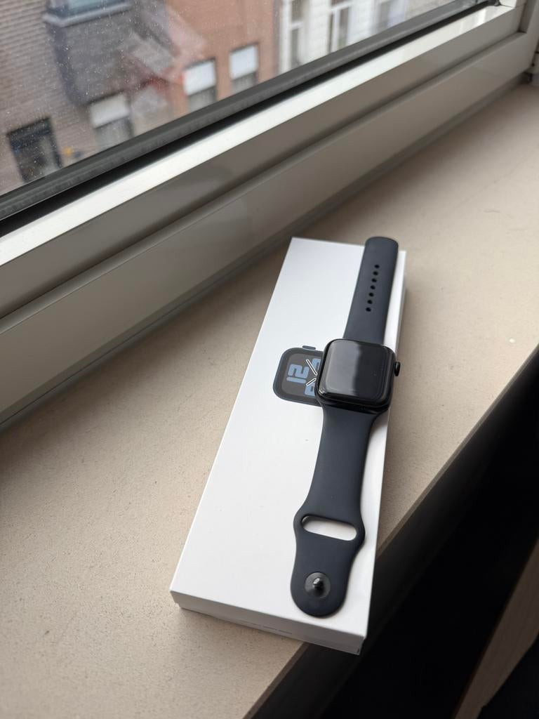 Apple Watch SE 44 mm (GPS), Enlèvement, GPS, Comme neuf, IOS