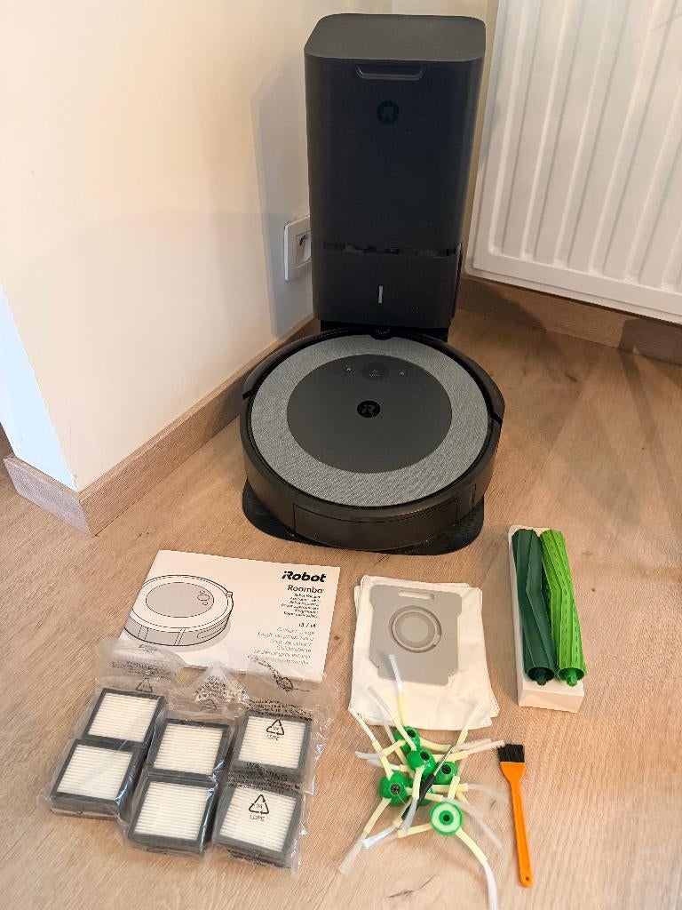 iRobot Roomba i3 + avec base + accessoires, Ophalen, Gebruikt, Robotstofzuiger, 2000 watt of meer