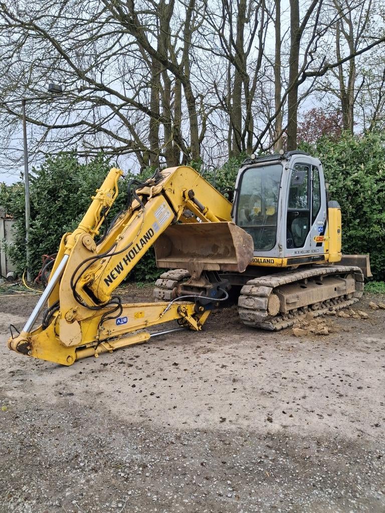 Pelleteuse a chenilles new holland 135sr, Articles professionnels, Grue