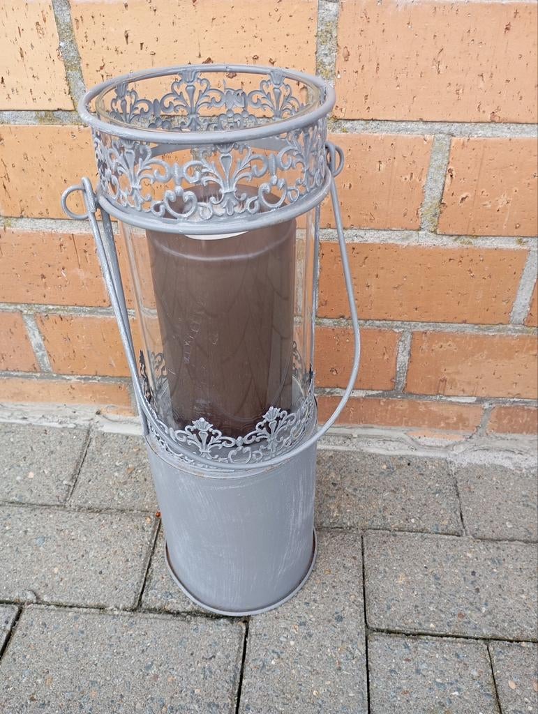 Lanterne décorative en fer, Enlèvement