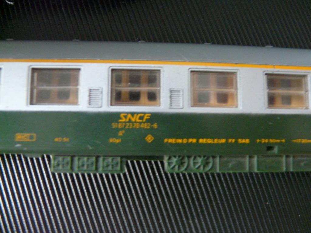 Lima HO SNCF 2 voitures particulières 309312  20 euro p.p., Hobby & Loisirs créatifs, Trains miniatures | HO, Analogique, Wagon