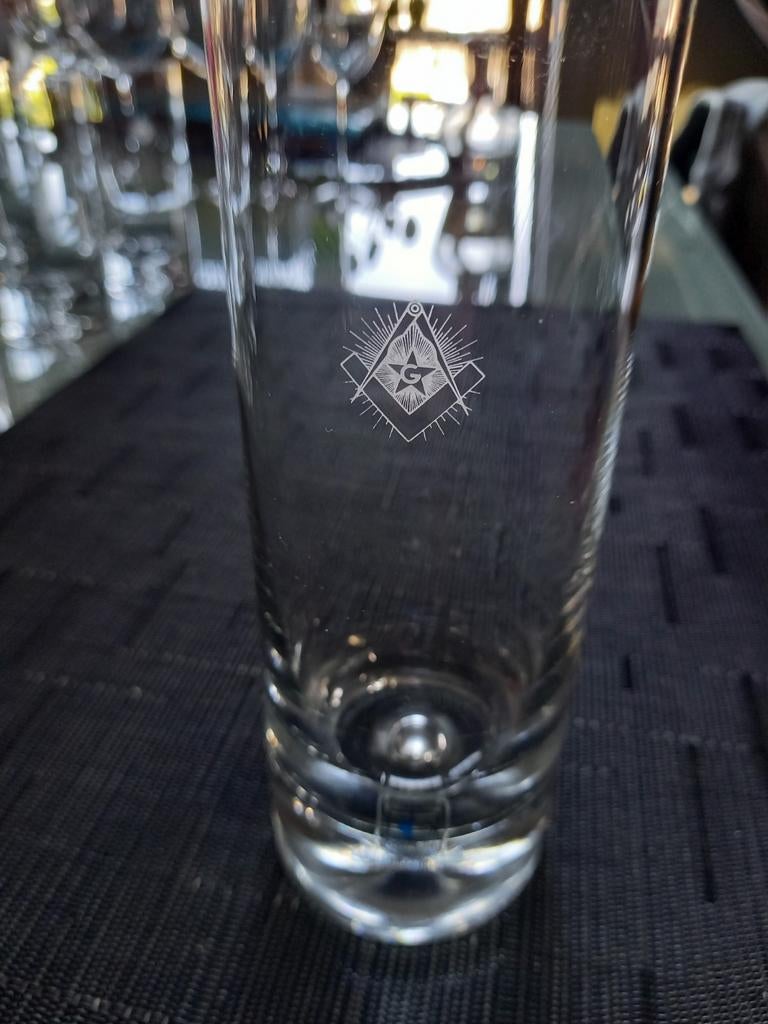 Cristal de Boussu. Sigle maçonnique ., Antiquités & Art, Antiquités | Verre & Cristal, Enlèvement