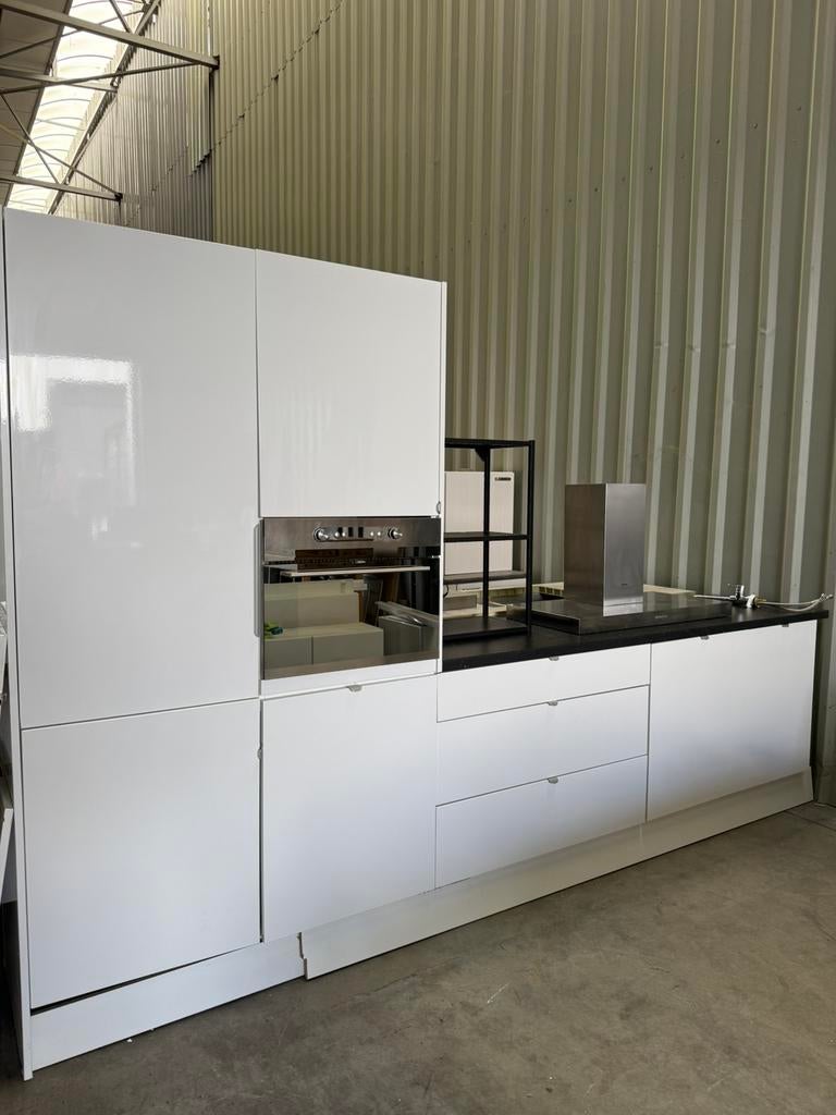 Rechte Keuken Hoogglans Wit + Apparatuur GEDEMONTEERD, Huis en Inrichting, Ophalen of Verzenden, Wit