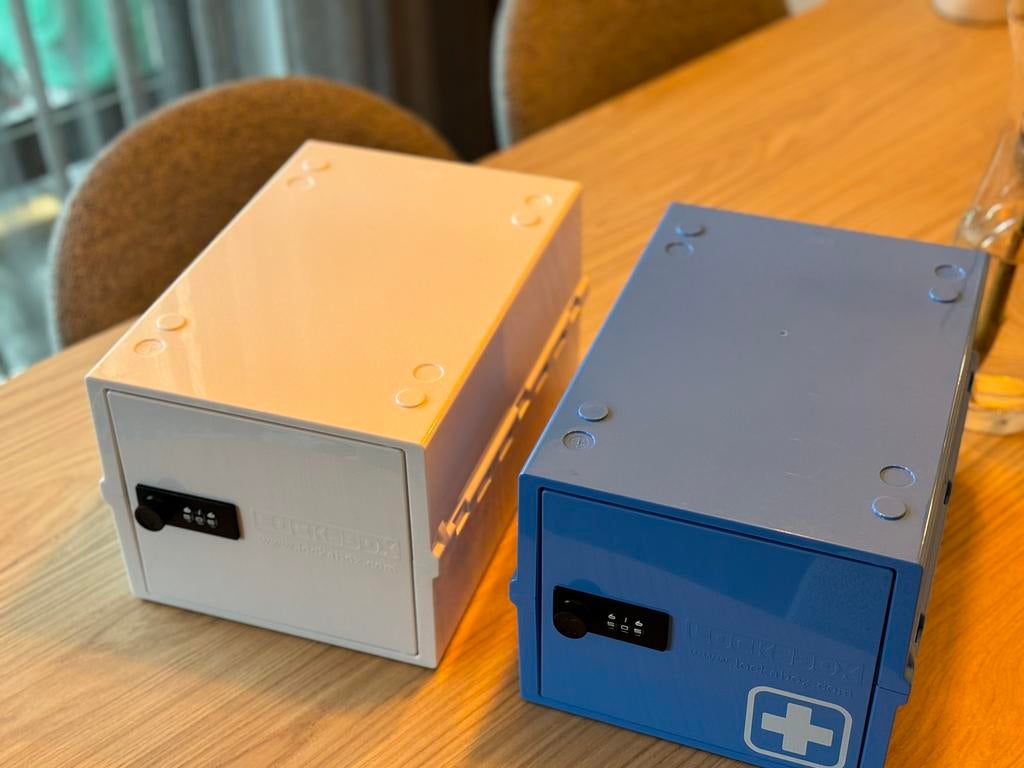 Blauwe medicijnbox medicijnkast met cijferslot, Diversen, Ophalen, Zo goed als nieuw