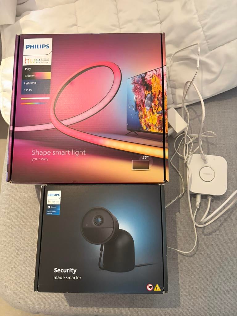 Lot philips hue ( camera / lampe tv 55 pouces / hue bridge ), Ophalen, Zo goed als nieuw