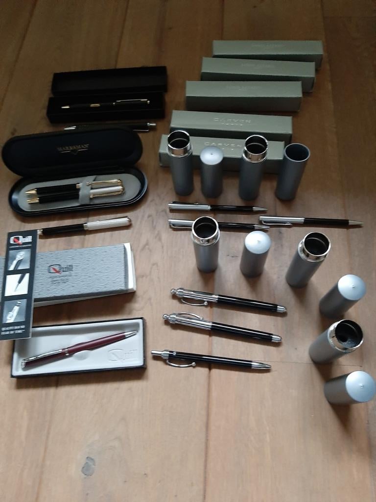 Verschillende balpennen en inktpennen., Ophalen, Zo goed als nieuw