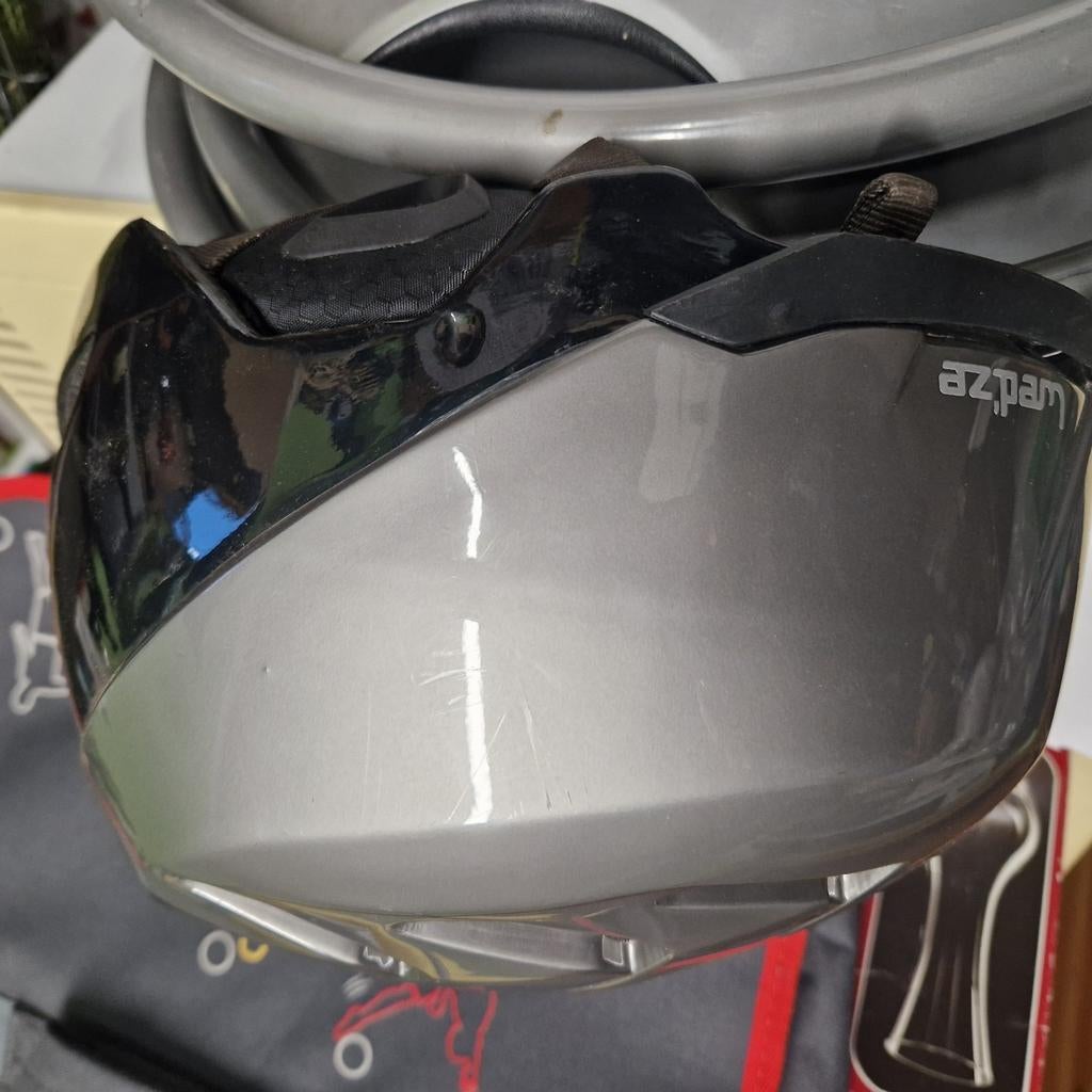 Ski helm, Auto diversen, Dakkoffers, Ophalen, Zo goed als nieuw