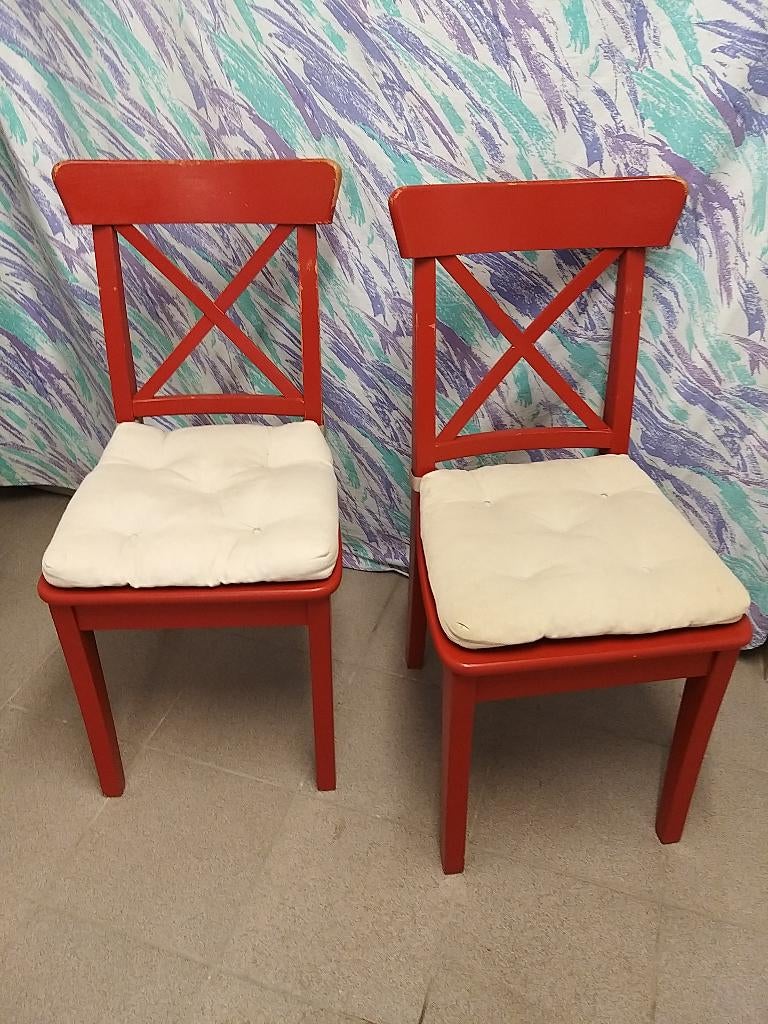 Set van 2 Ikea stoelen rood hout wit afneembare kussens, Huis en Inrichting, Stoelen, Gebruikt, Twee, Hout, Rood, Ophalen
