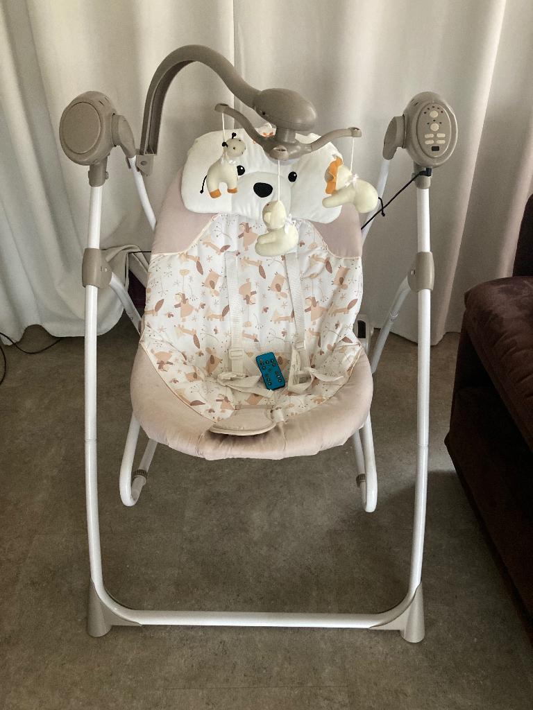 Cangaroo Swing Star Beige Babyschommel en Wipstoel SW102, Kinderen en Baby's, Wipstoeltjes, Zo goed als nieuw, Schommelstoel, Met gordel(s) of riempje(s)