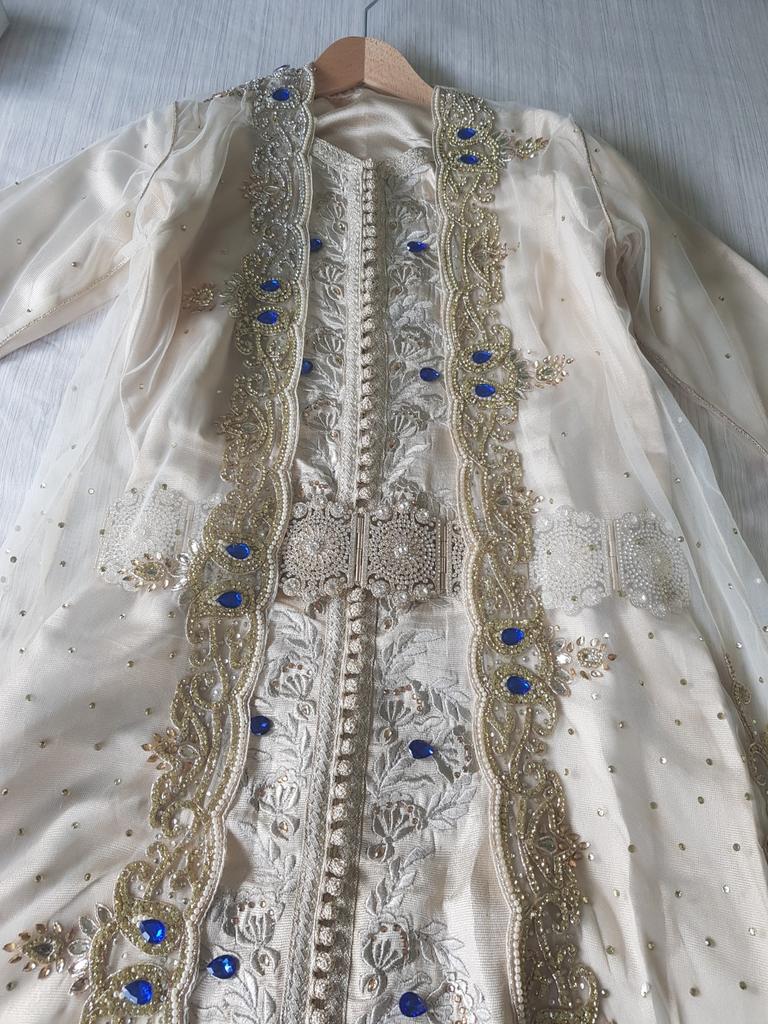 Takshita / caftan, Enlèvement ou Envoi, Comme neuf, Beige