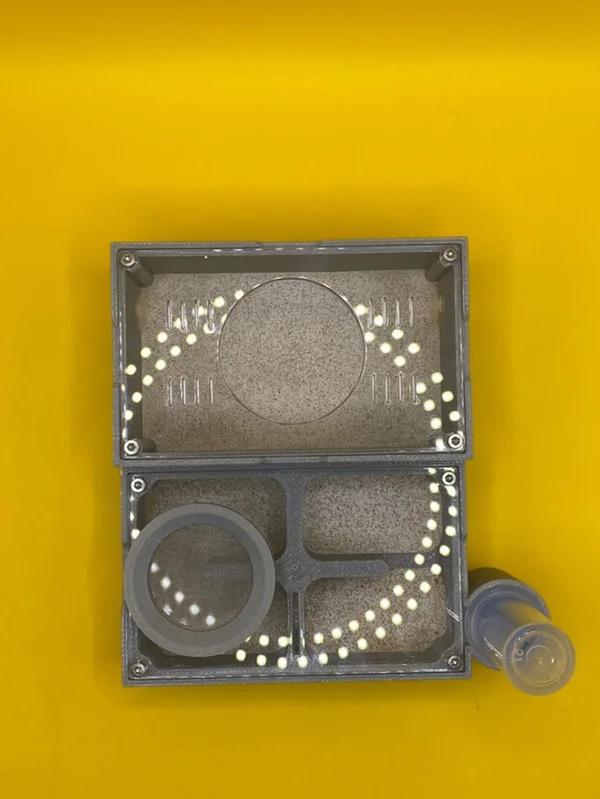 Petit nid imprimé en 3D avec des fourmis du monde extérieur, Animaux & Accessoires, Insectes & Araignées, Fourmis