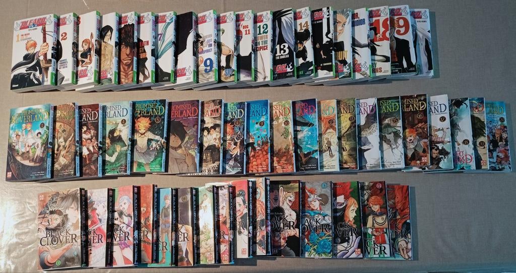 Mangas fr: The promised Neverland - Bleach et Black clover, Livres, Enlèvement ou Envoi, Comme neuf