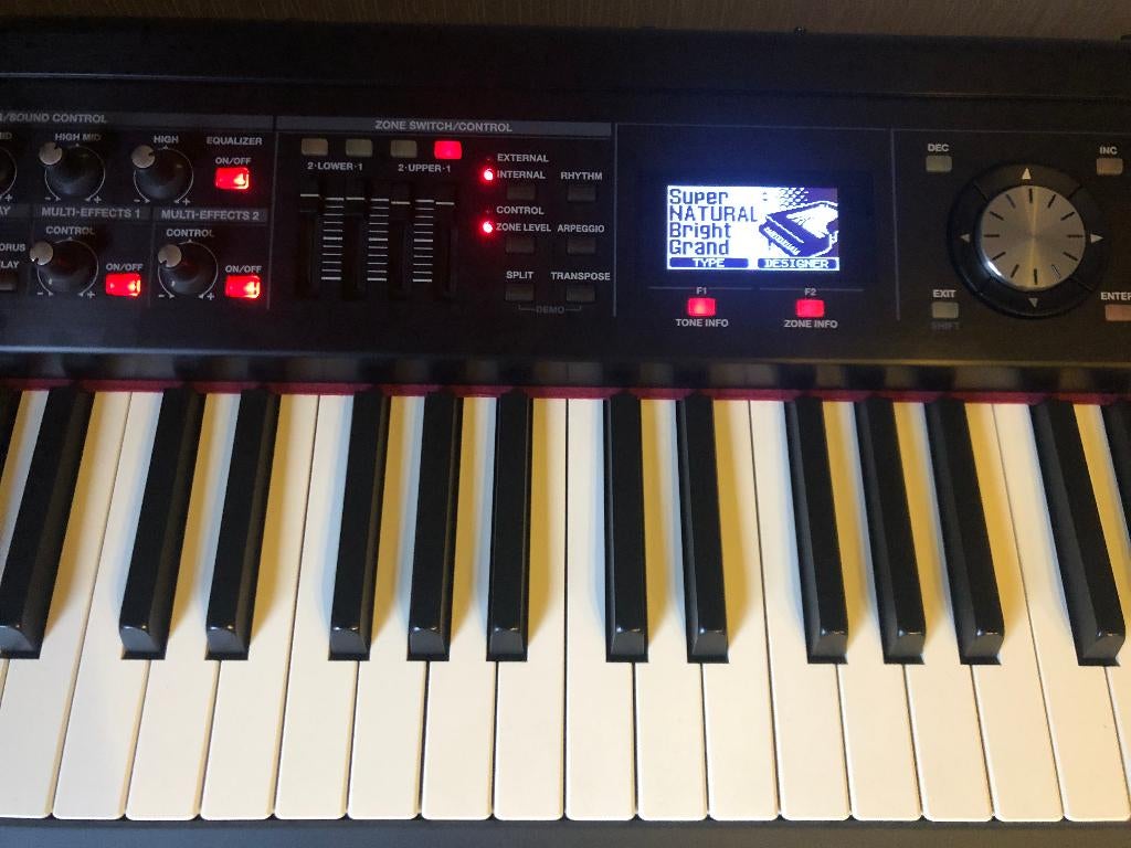 ROLAND RD-700 GX + SOFT CASE + SUPERNATURAL PIANO KIT+PEDAL, Musique & Instruments, Pianos, Digital, Enlèvement, Utilisé, Piano