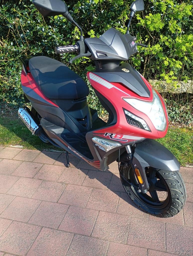 A klasse volledig in orde R8 heel sportief zonder rijbewijs, Fietsen en Brommers, Scooters | Overige merken, Ophalen, Klasse A (25 km/u)