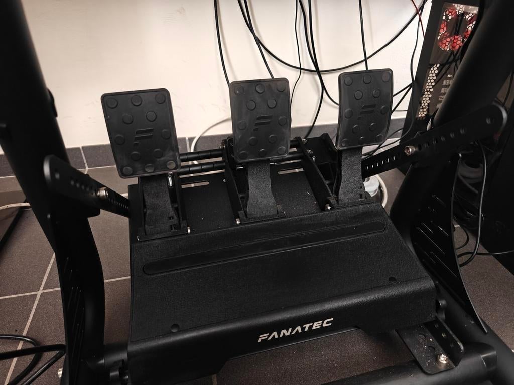 CSL Elite pedalen V2, Games en Spelcomputers, Spelcomputers | Sony Consoles | Accessoires