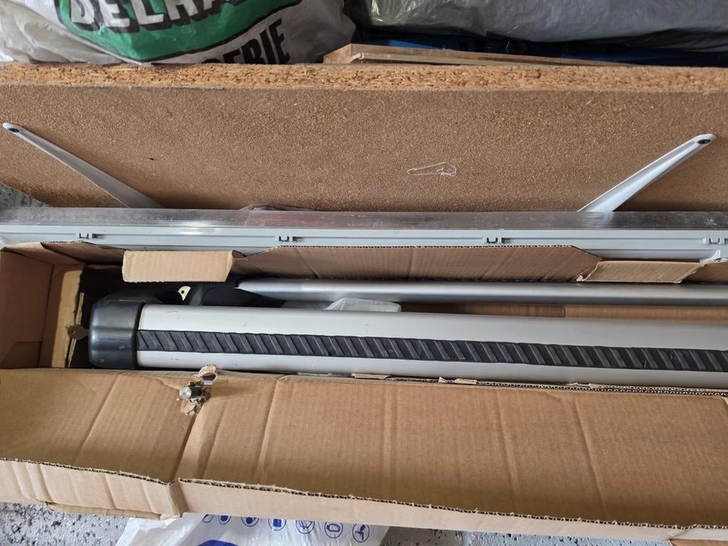 Barre de toit, Enlèvement, Comme neuf