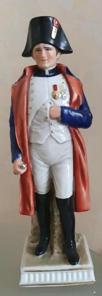 Statue Napoléon en porcelaine., Collections, Statues & Figurines, Envoi