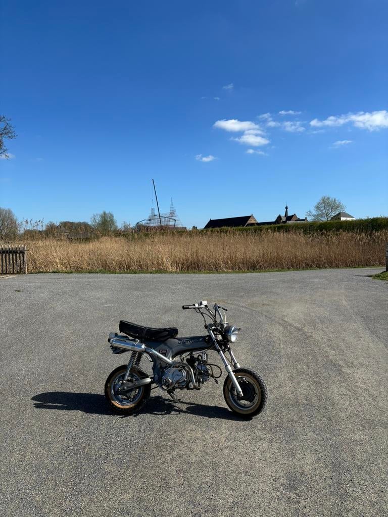 Dax b-klassen, Fietsen en Brommers, Ophalen, Zo goed als nieuw