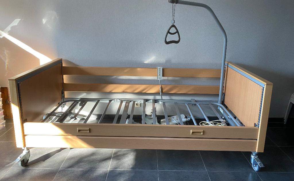 Ziekenhuisbed, Ophalen, Zo goed als nieuw