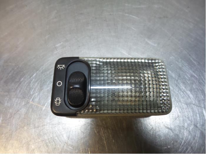 Eclairage intérieur avant d'un Peugeot Partner (Partner 02-, -, Utilisé, -, Peugeot