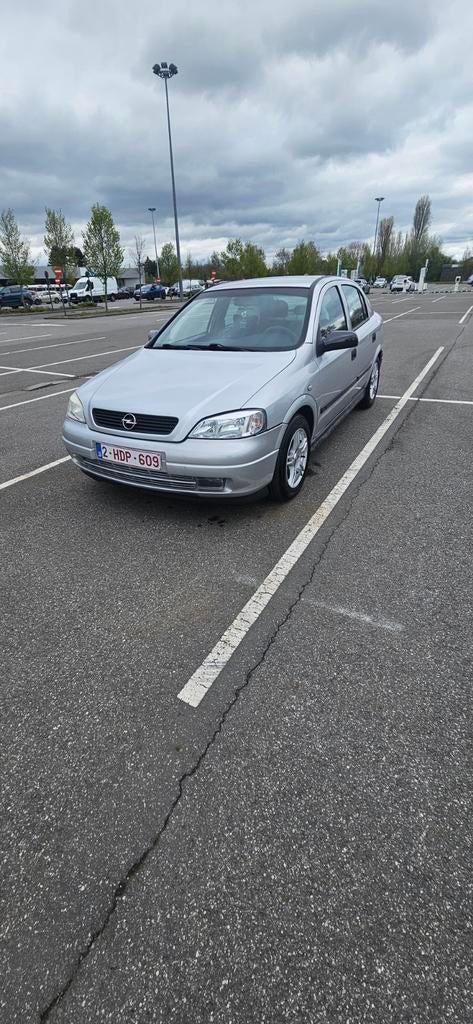 Opel Astra G édition 2000, Autos, Opel, Argent ou Gris, Achat, Boîte manuelle, Noir