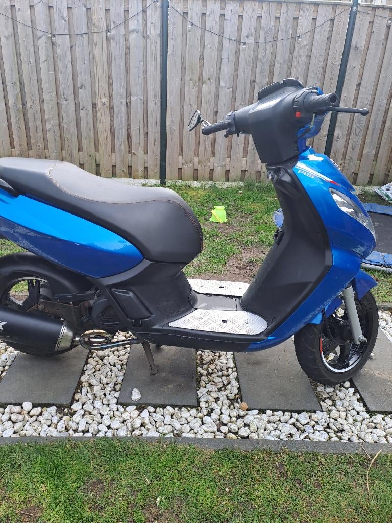 Peugeot kisbee rs 2020 injectie 70km/u, Fietsen en Brommers, Ophalen, Overige modellen, Benzine, 50 cc