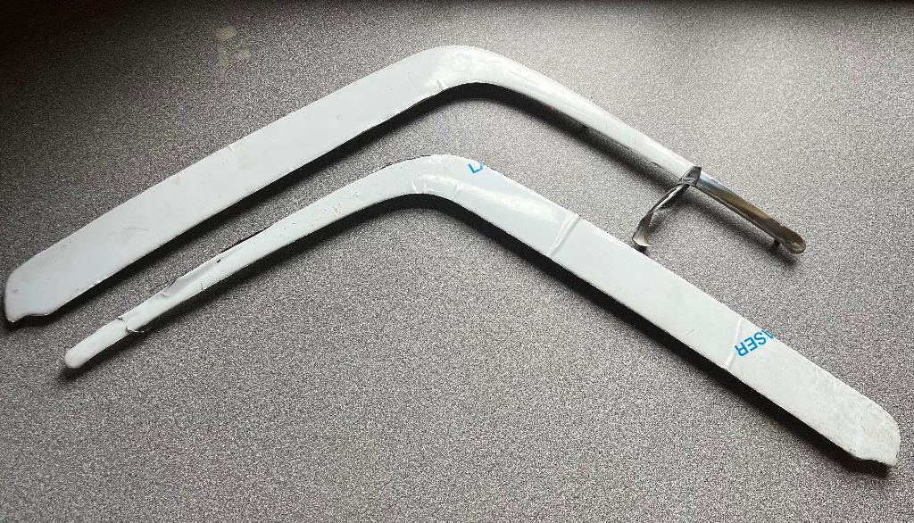Mercedes w124 chrome bumper lijsten links en rechts, Voor, Mercedes-Benz, Nieuw, Ophalen of Verzenden