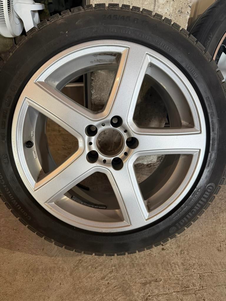 Mercedes velgen 17” met winterbanden (245/45 R17), Auto-onderdelen, Ophalen, 17 inch, Winterbanden, Band(en)