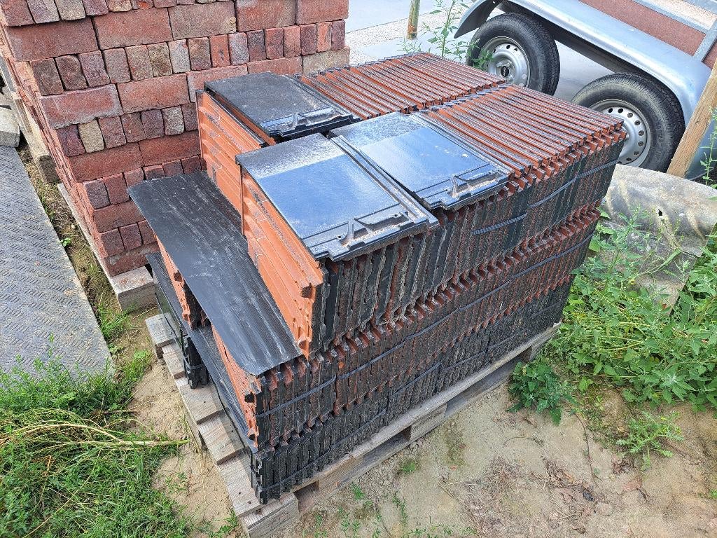 Dakpannen Koramic:  zwart mat  -  geglazuurd., Doe-het-zelf en Bouw, Overige materialen, Zwart, Nieuw, Ophalen of Verzenden