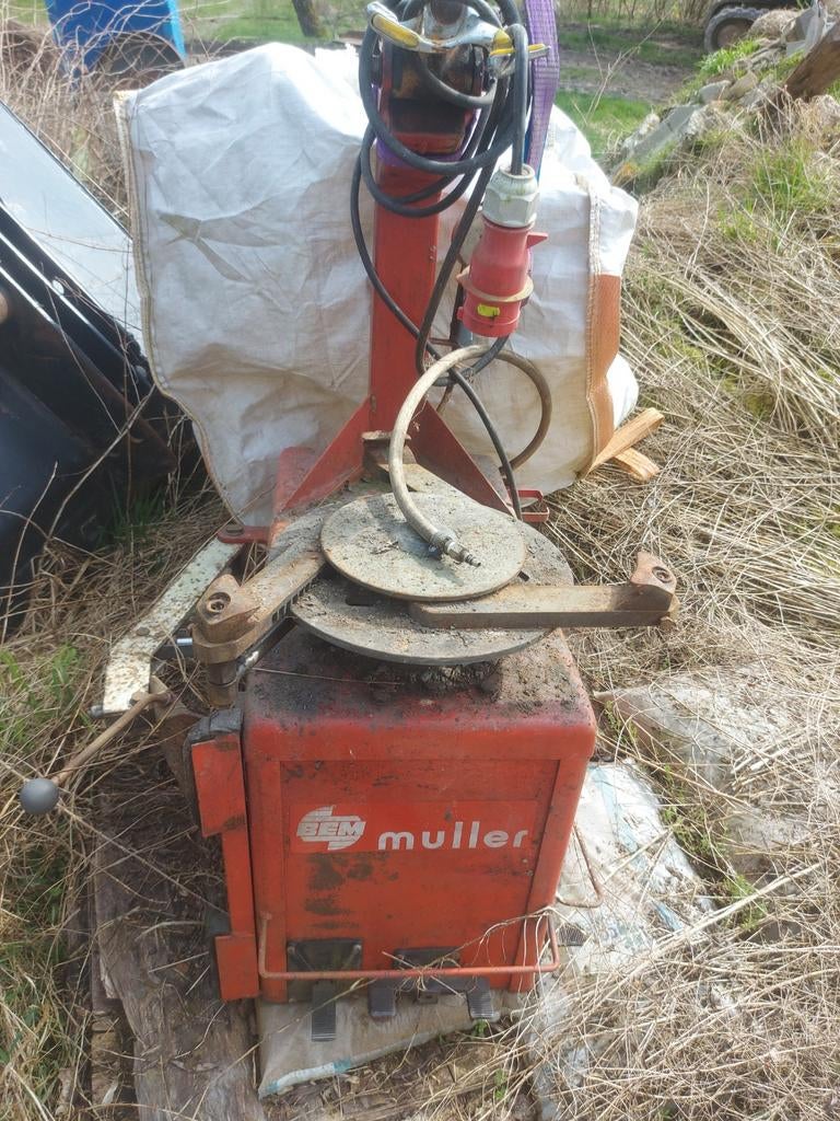 Demonte pneu, Enlèvement