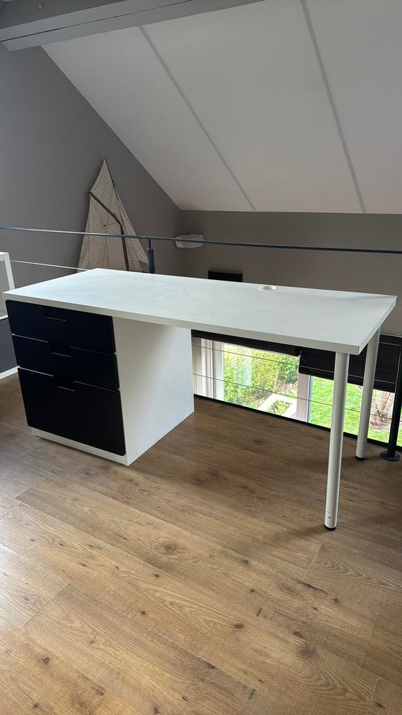 Bureau ikea avec 3 tiroirs, Maison & Meubles, Enlèvement, Comme neuf, IKEA