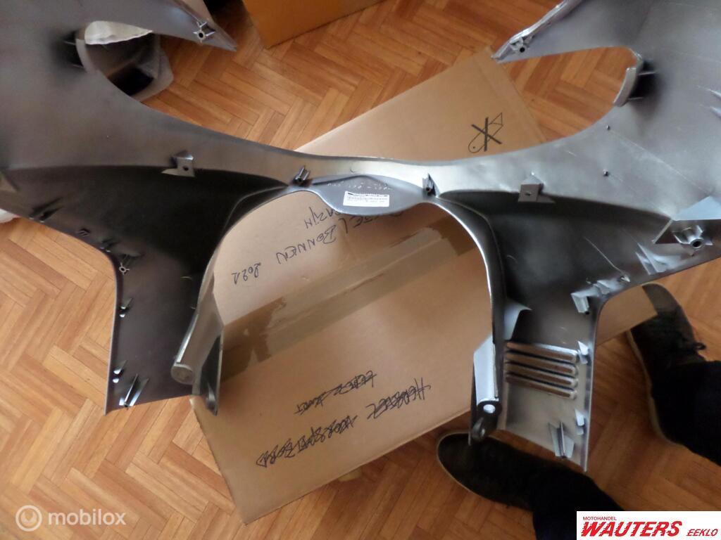 Bovenkuip SYM gts125+gts250 euro modellen, Motoren, Onderdelen | Overige, SYM, Nieuw, Ophalen of Verzenden