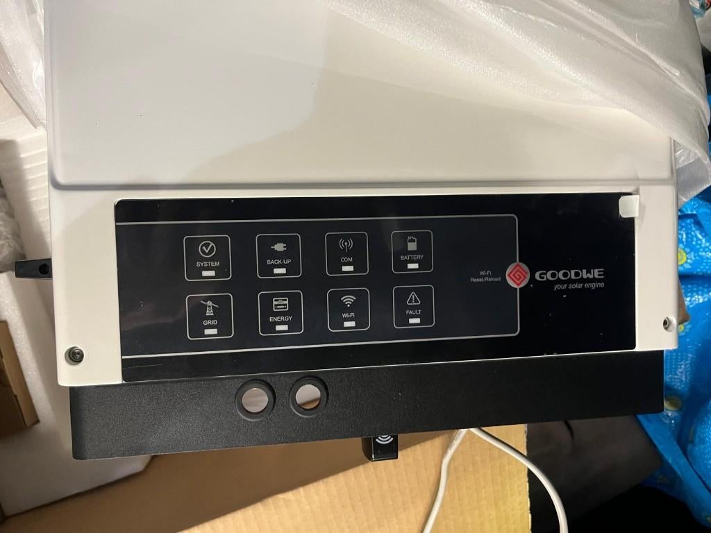 Omvormer GW5048-EM 1PH AC=5kW, PV=6,5kW (NIEUW in de doos), Doe-het-zelf en Bouw, Ophalen of Verzenden, Nieuw, Compleet systeem