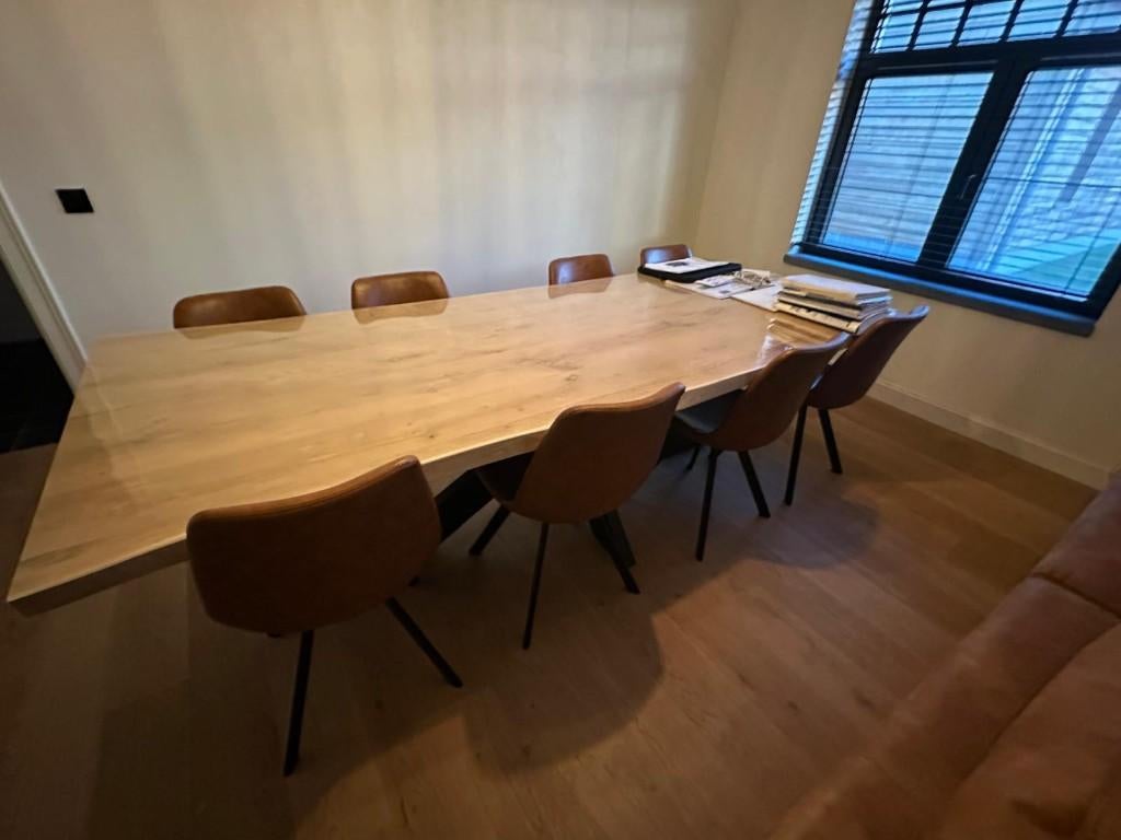 Houten Eiken boomstam Tafel met Spinpoot, Huis en Inrichting, Tafels | Eettafels, Zo goed als nieuw, 100 tot 150 cm, 200 cm of meer