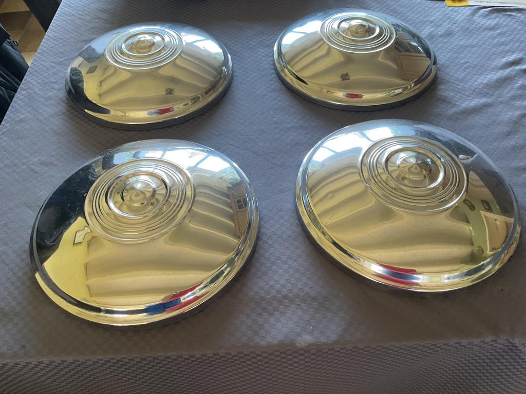 Wieldeksels Engelse voertuigen ( oldtimers), Ophalen