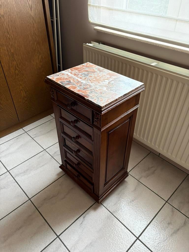 Table de chevet avec terrasse en marbre, Maison & Meubles, 70 cm ou plus, Comme neuf, Moins de 45 cm, Enlèvement