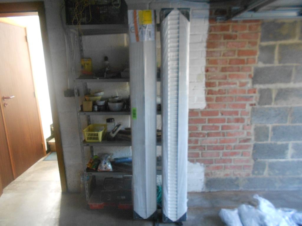 2 radiateurs RADSON plinthe 1800 x 200 x 33 + 6 pieds, Enlèvement, Neuf