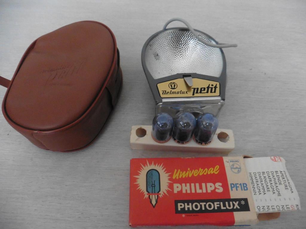 Oude flitser voor aansluiting op analoge camera's, Ophalen of Verzenden