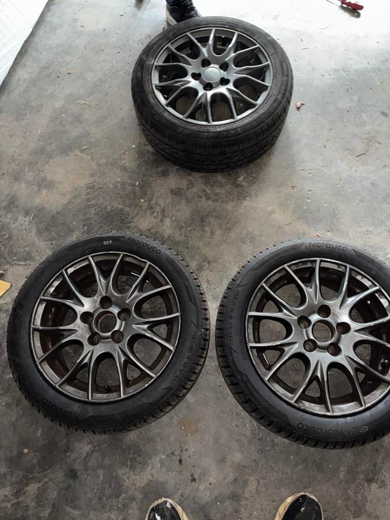 Vw polo 9n banden met velg, Auto-onderdelen, Ophalen, Band(en)