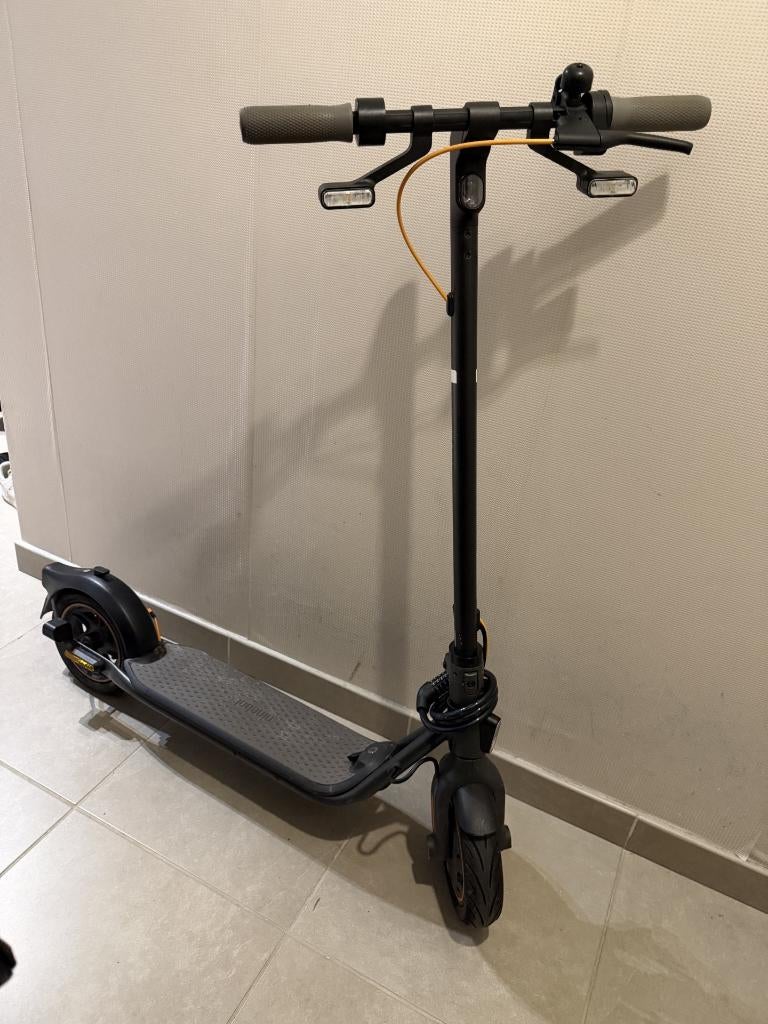 Segway Ninebot F40I elektrische scooter, Fietsen en Brommers, Steps, Gebruikt, Elektrische step (E-scooter), Ophalen