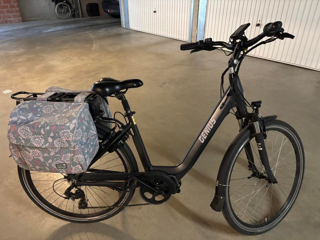 Electrishe fiets Genius, Fietsen en Brommers, Ophalen, Zo goed als nieuw