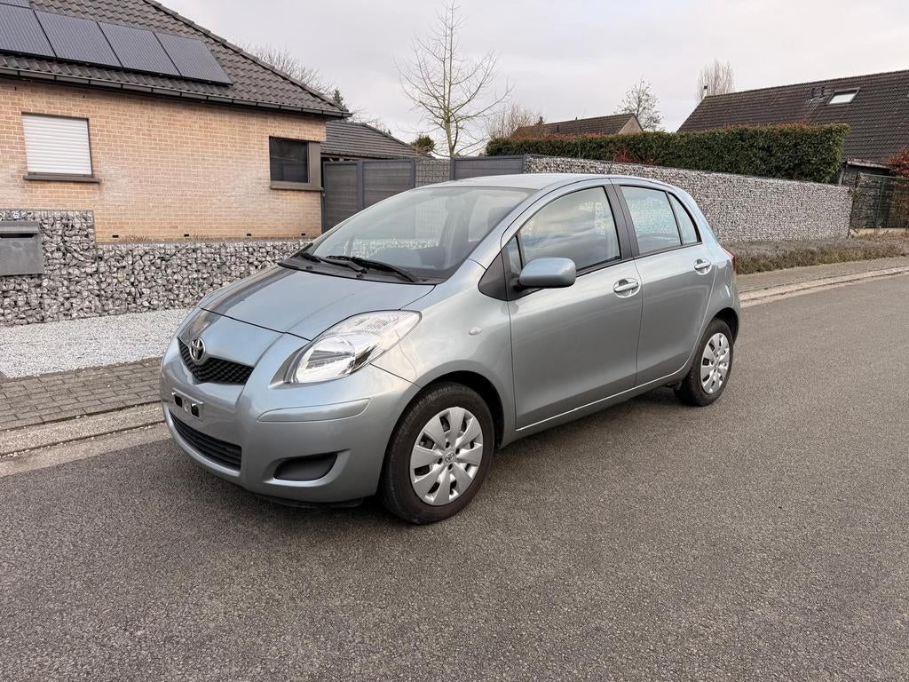 Toyota Yaris 07.000km Automaat benzine, Autos, Toyota, Achat, Entretenue par le concessionnaire, 1300 cm³, 5 portes