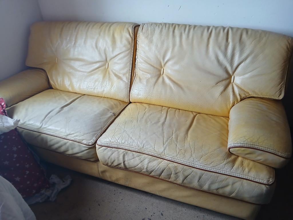 canape en cuir jaune a donnée, Maison & Meubles, Enlèvement, Utilisé, Deux personnes, Cuir