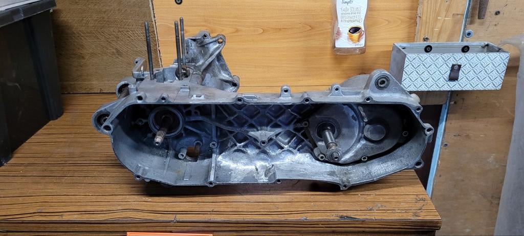 Bas moteur mbk booster yamaha bws, Vélos & Vélomoteurs, Pièces de cyclomoteur | Scooters, Piaggio, Cadre