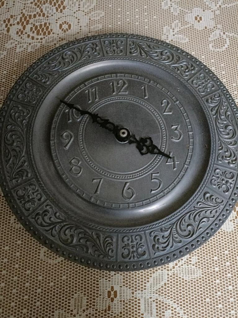 Belle horloge vintage en étain, Antiquités & Art, Antiquités | Horloges, Enlèvement