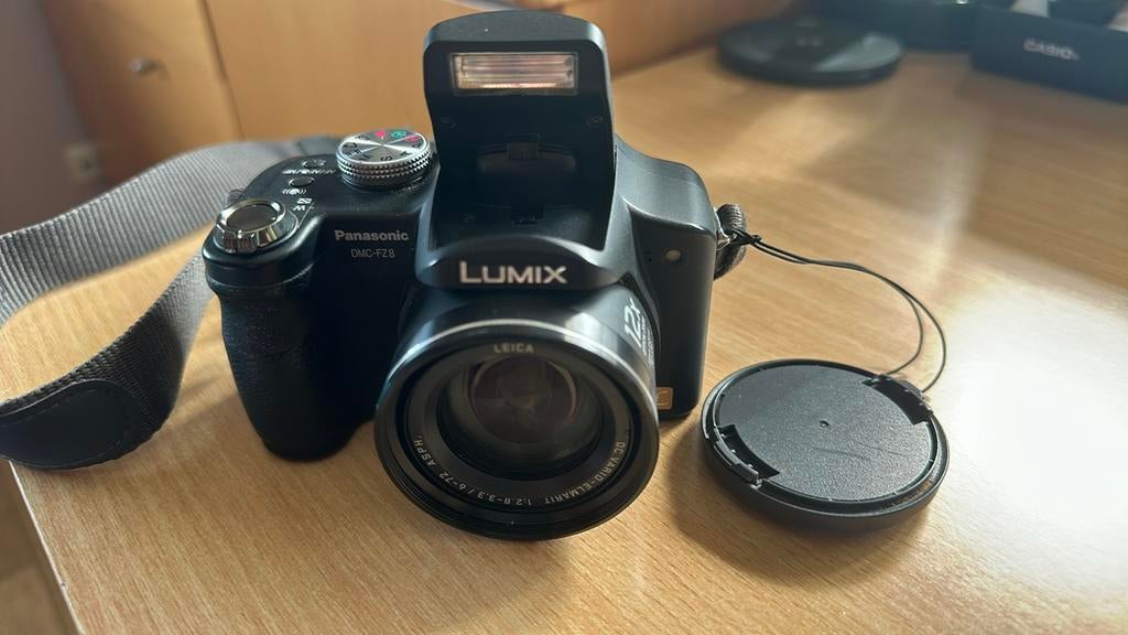 Panasonic Lumix FZ8 avec sac et accessoires, Enlèvement ou Envoi, Autres Marques, Compact, Utilisé