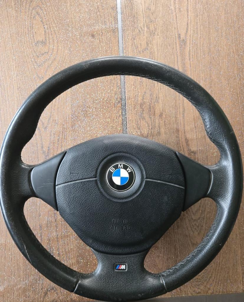 Volant BMW, Enlèvement, BMW