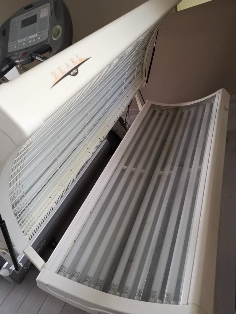 lit de bronzage, Electroménager, Solarium, Banc solaire & Bronzage facial, Enlèvement, Utilisé, Banc solaire double