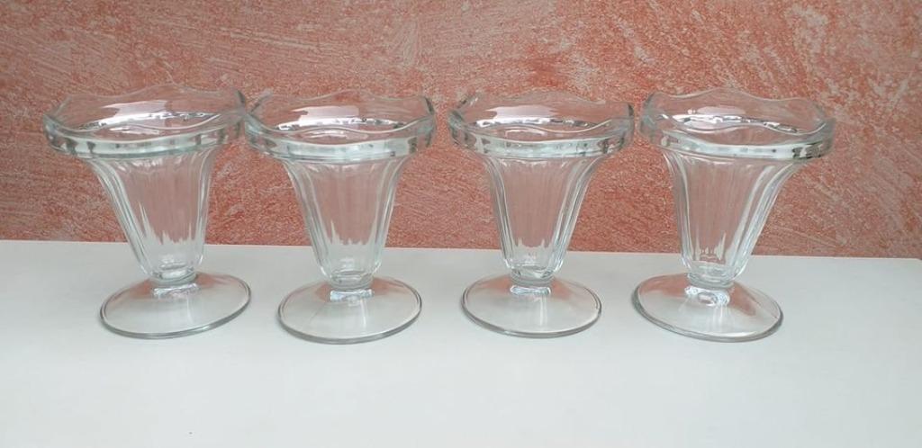 4 coupes à glace, Maison & Meubles, Enlèvement, Comme neuf, Verre